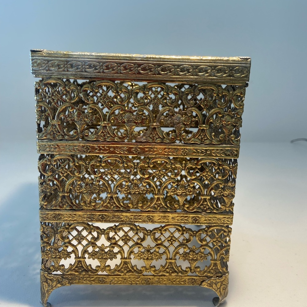 Vintage Ornate Filigree Metal Jewelry Box - Gold Tone - Picture 5 of 15
